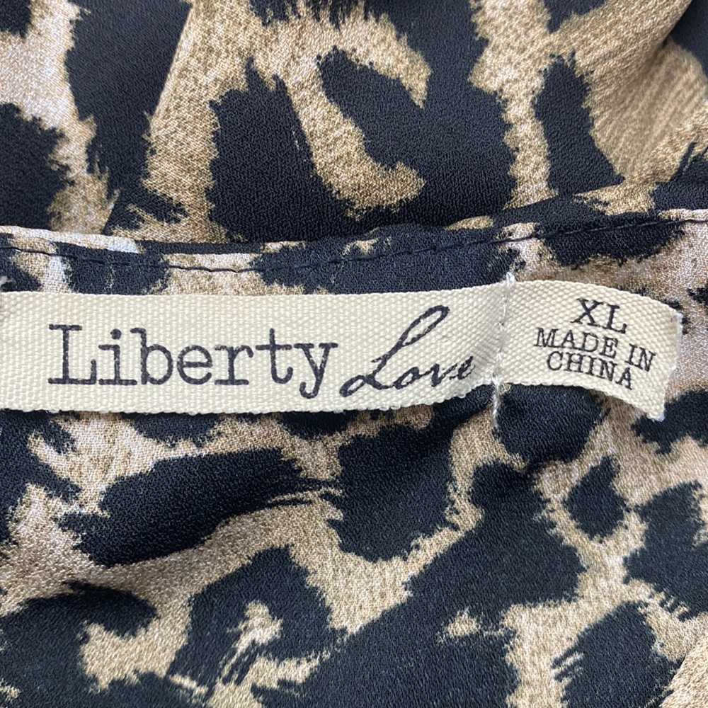 Liberty Love Cold Shoulder Blouse NWOT - Picture 9 of 11